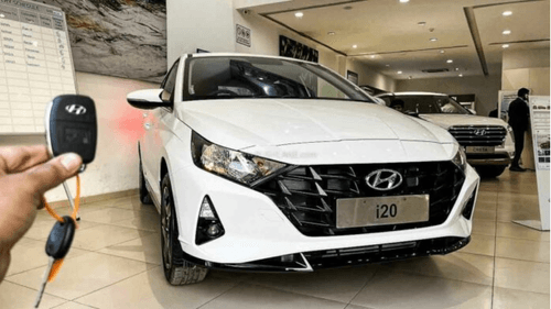 Hyundai i20 Sportz (O) लॉन्च: बेहतर ड्राइविंग कम्फर्ट के लिए सनरूफ, वायरलेस चार्जिंग, लक्स आर्मरेस्ट!