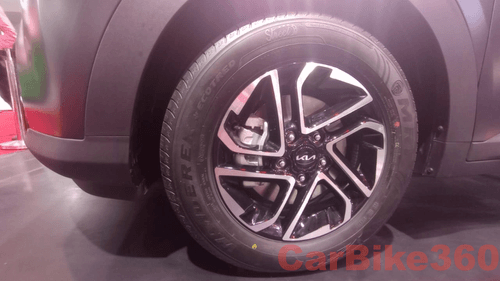 Kia Carens X-Line ने भारत मोबिलिटी एक्सपो 2024 में सेंटर स्टेज पर कदम रखा