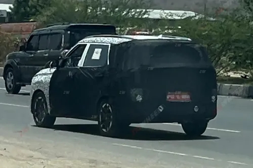 Spy Shots Reveal Kia Carens Facelift: 2025 India Launch Anticipated