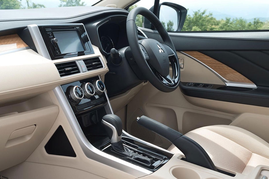 Mitsubishi Xpander Dashboard