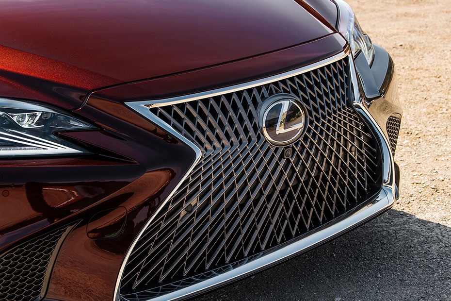 Lexus LS Grille