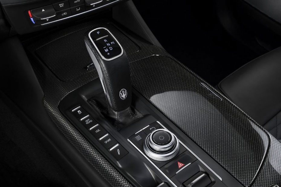 Maserati Levante interior