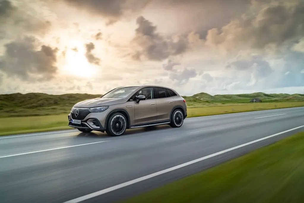 Mercedes-Benz EQE SUV दुनिया भर में हुई लॉन्च: विशेषताएं और विवरण