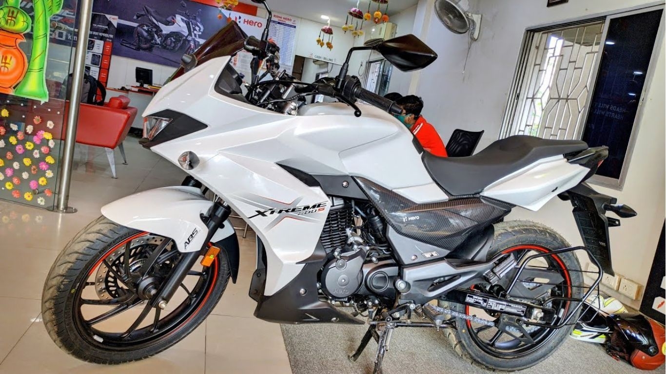 हीरो मोटोकॉर्प ने ₹1.41 लाख की कीमत पर एक्सट्रीम 200S 4V वेरिएंट लॉन्च किया