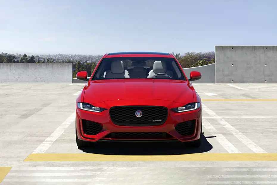 Jaguar XE 