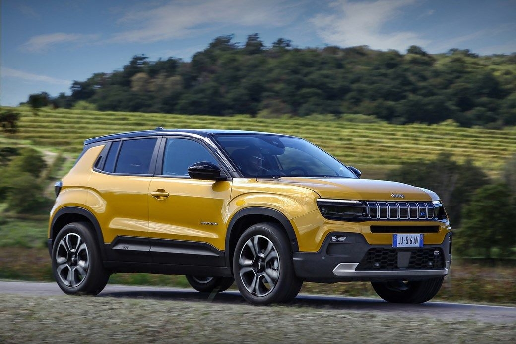 एक ऑल-इलेक्ट्रिक Jeep Avenger यहाँ है: अभी तक की सबसे छोटी BEV Jeep