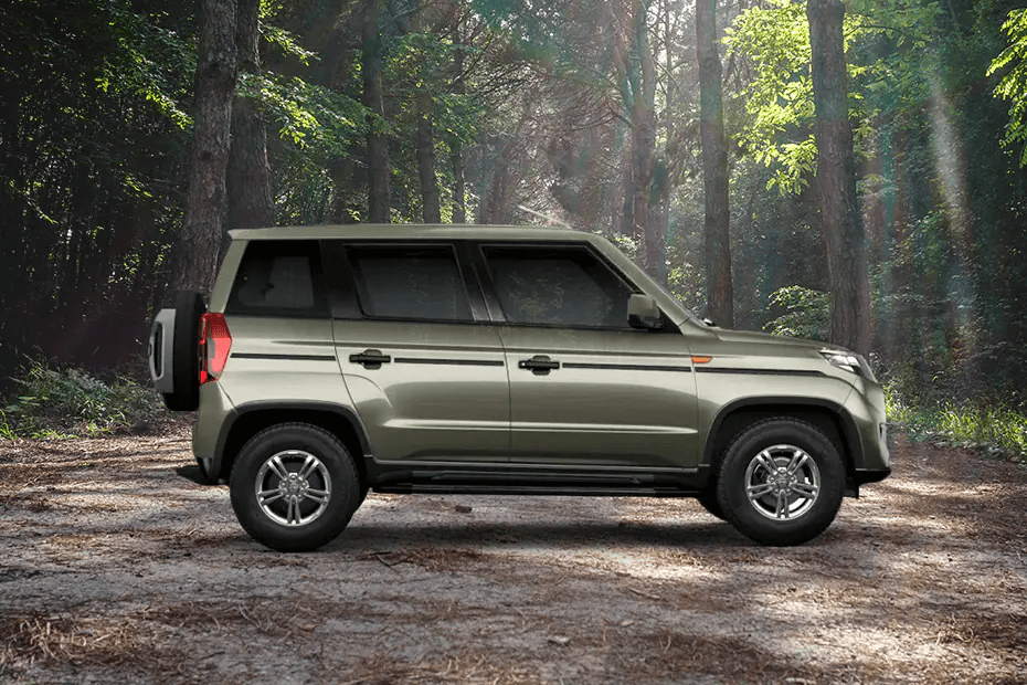 Mahindra Bolero Neo Right Side View