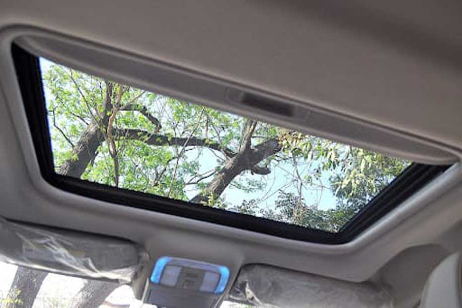 Mahindra New XUV500 Interior Image