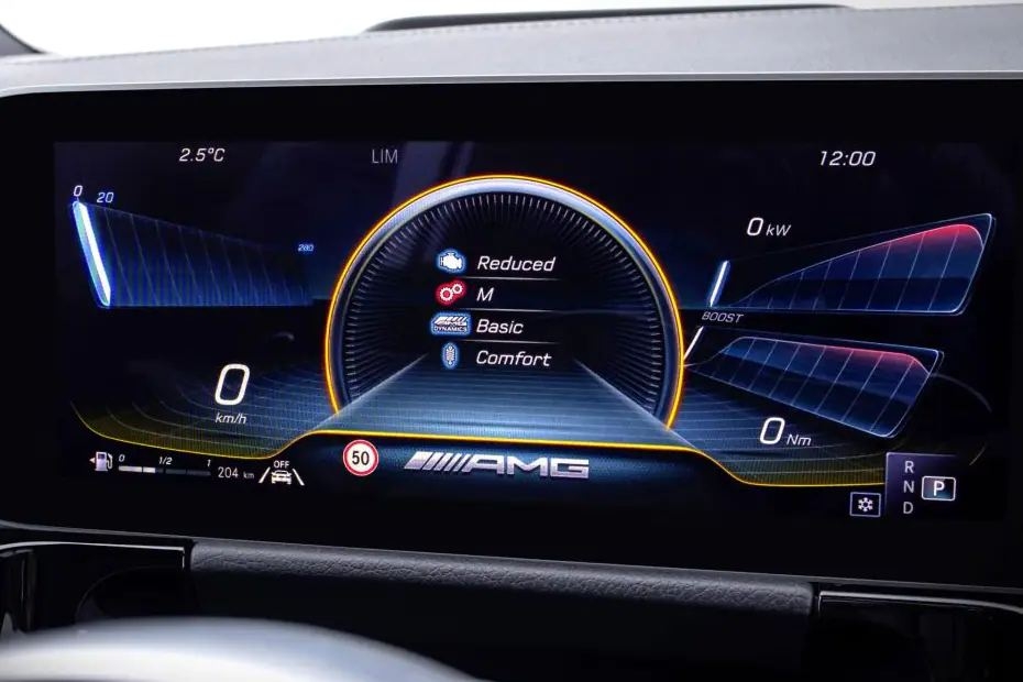 Mercedes-Benz AMG GLA35 Infotainment System