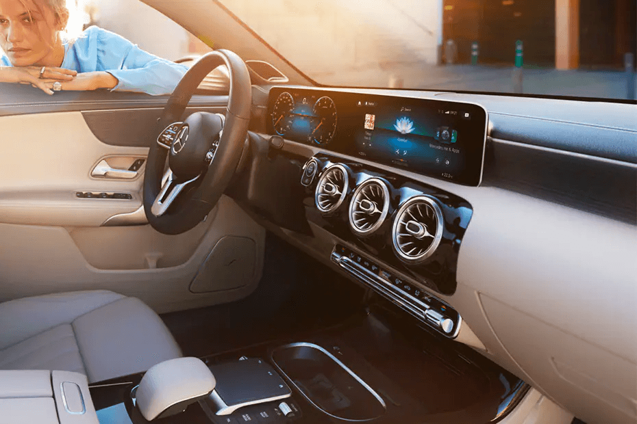 Mercedes-Benz A-Class Limousine Dashboard