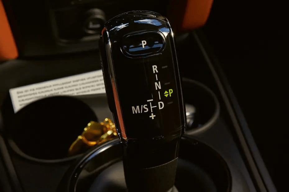 Mini Cooper Countryman gear shifter