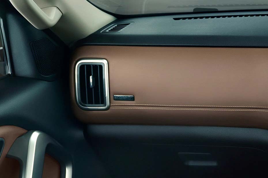 Mahindra Scorpio-N Gear Interior Image