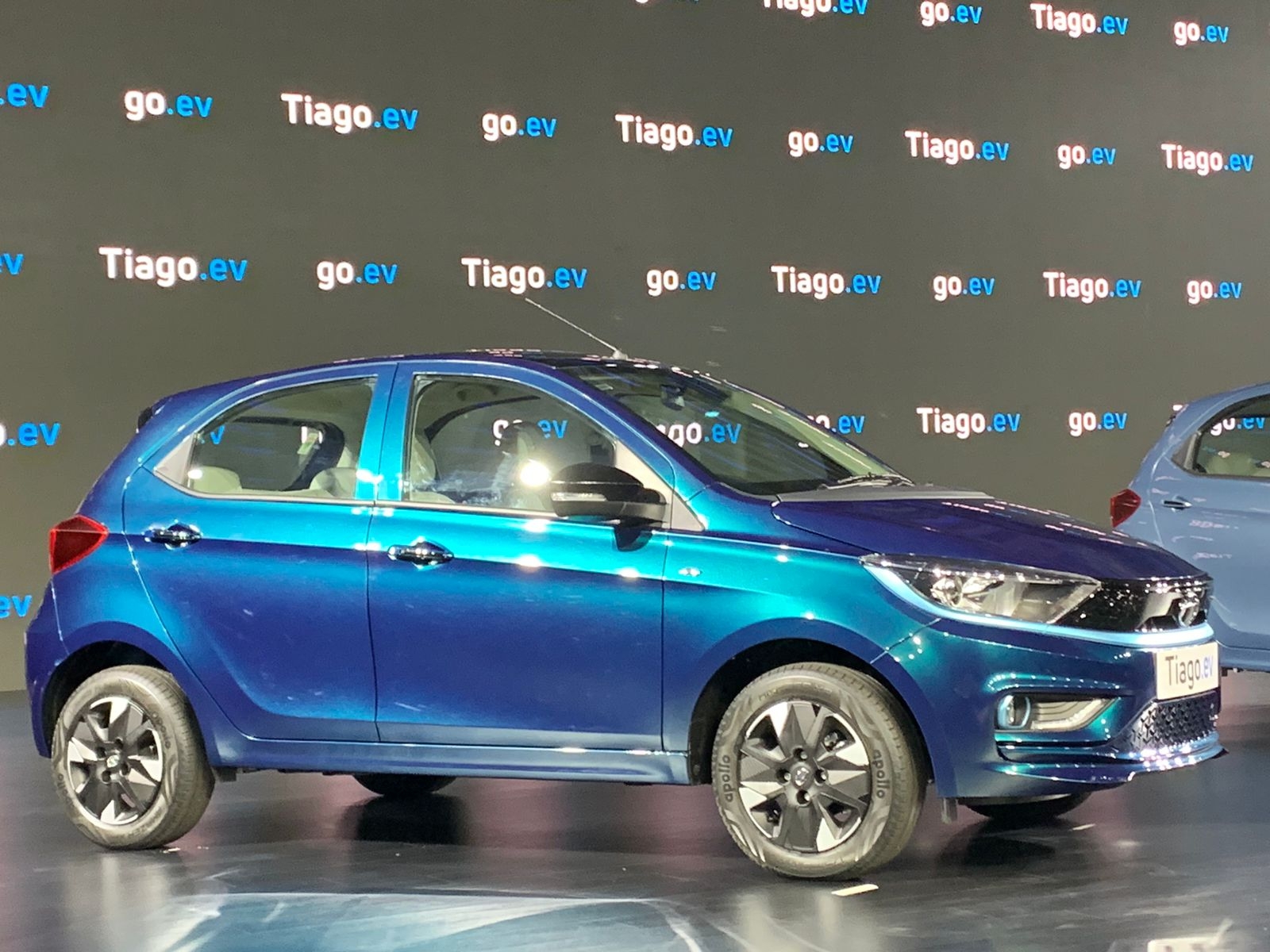 Tata Tiago EV भारत में लॉन्च किया गया, जो सिर्फ 8.49 लाख रुपये के मूल्य टैग के साथ सबसे किफायती EV बन गया