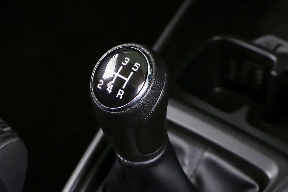 Toyota Rumion Gear Shifter