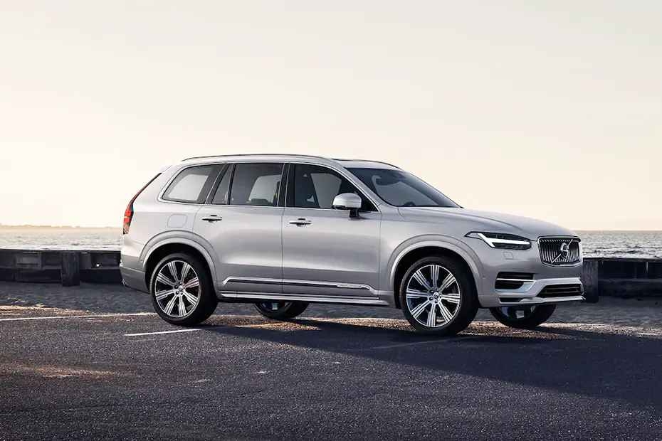 Volvo XC90 Right Side View