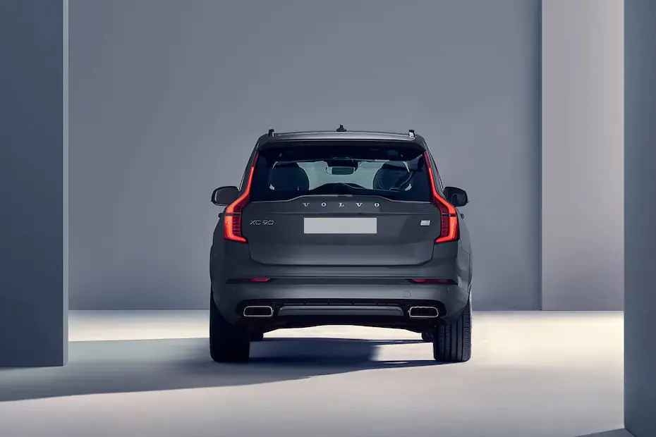 Volvo XC90 Rear View
