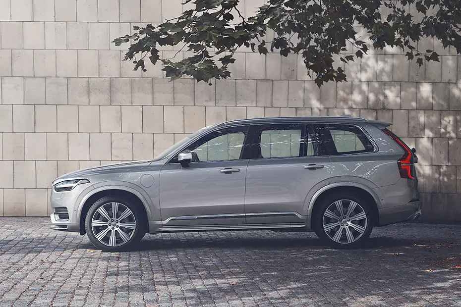 Volvo XC90 Left Side View