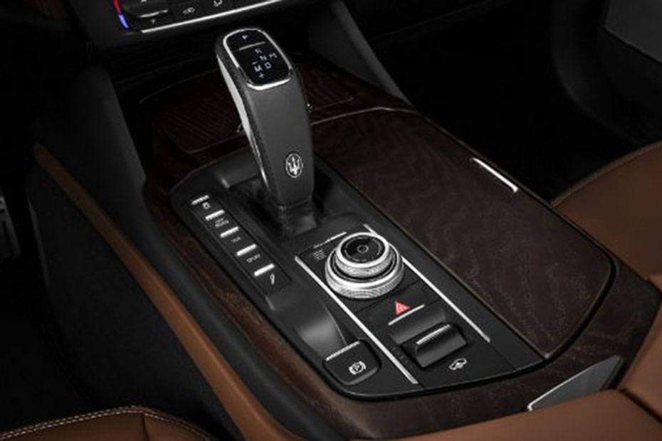 Maserati Levante gear shifter