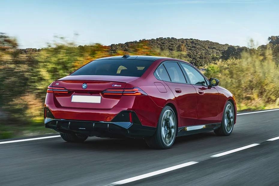 BMW i5 Front Rear Right Three Quarter