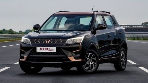 From sedans and cabriolets to SUVs or MPVs, ICEs or EVs. In the coming days, we will also explore the schedule of debuts and unveilings at the 2023 Auto Expo.  Let's find out what January 2023 has in store.