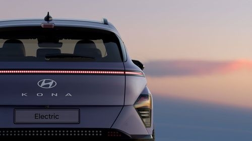 पूरी तरह से नई Hyundai Kona का विदेश में खुलासा: बैटलस्टार-गैलेक्टिक-प्रेरित Sci-Fi SUV