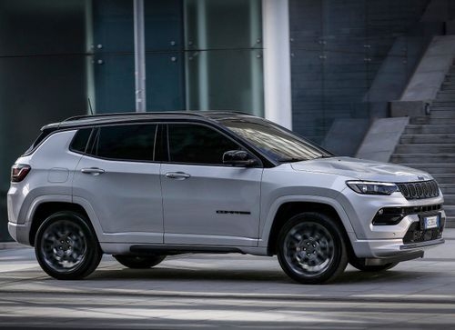 Jeep Compass 2022 Detailed & Honest Review: Is it still the Best SUV car in India?