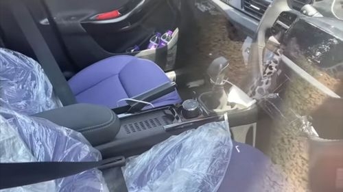   Tata Nexon फेसलिफ्ट के इंटीरियर्स हुए नज़र, टू-स्पोक स्टीयरिंग और पर्पल इंटीरियर्स की हुई पुष्टि