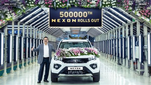 Tata Motors ने सबकॉम्पैक्ट SUV श्रेणी में निर्मित 5 लाख Nexon इकाइयों का जश्न मनाया