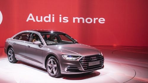  Kiara Advani bought Audi A8L Sedan Worth Rs.2 Crores