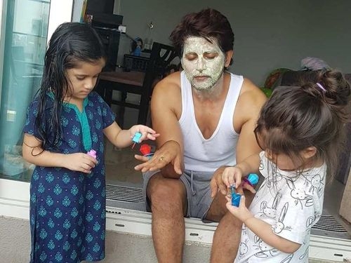 Maruti Ciaz gadi mein aye hai, gareeb lag rahe hai”- Sidharth Shukla’s Home