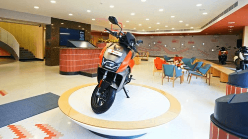 Hero Vida V1 Plus E-Scooter Relaunched at Rs 1.15 lakh, priced Rs 30,000 less than V1 Pro