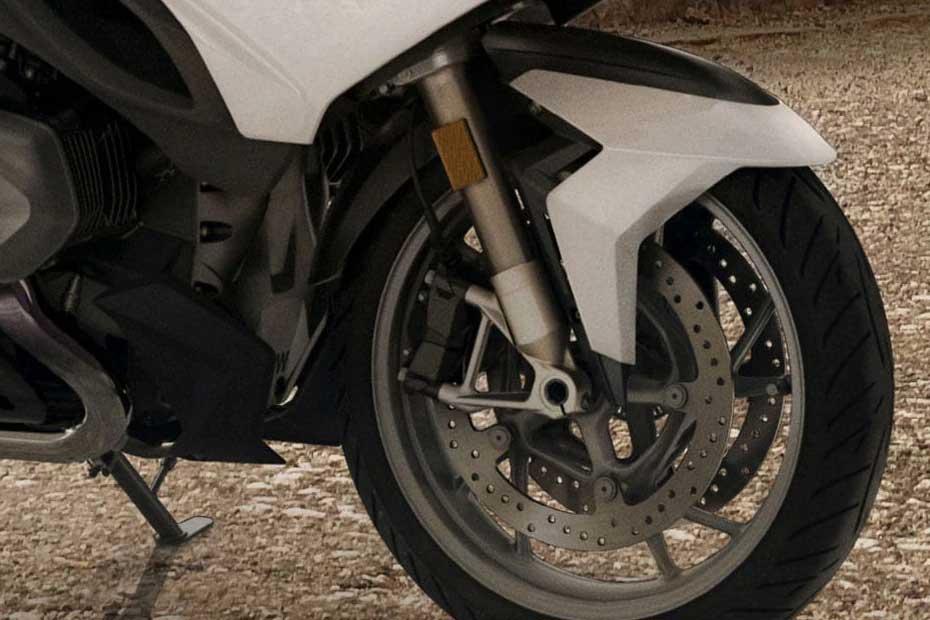 Bmw r 1250 rt front brake view