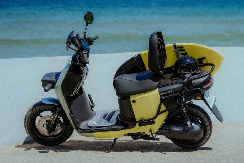 Gogoro Crossover side image