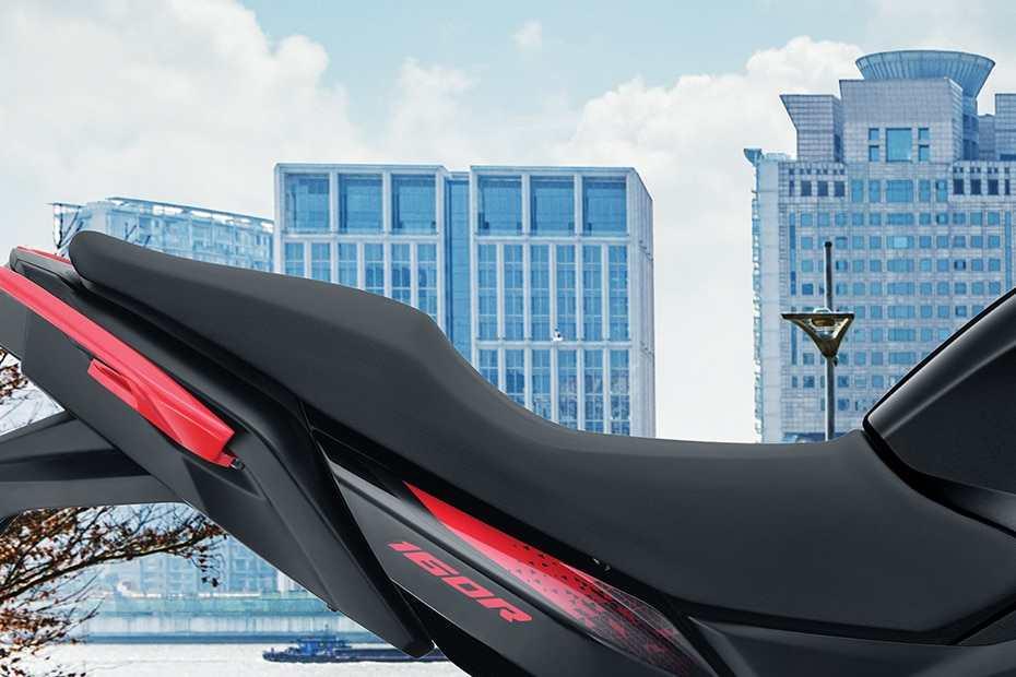 Hero xtreme 160r Seat