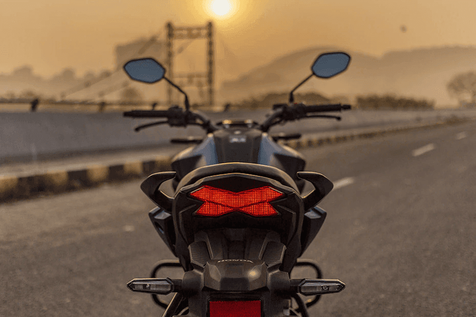 Honda hornet 2.0 rear view