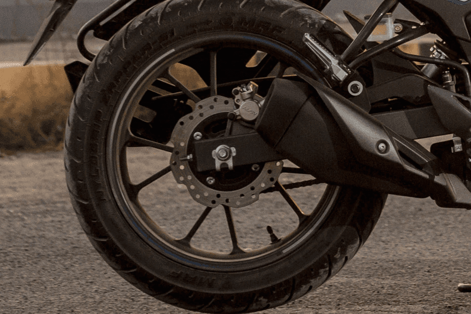 Honda hornet 2.0 rear tyre view