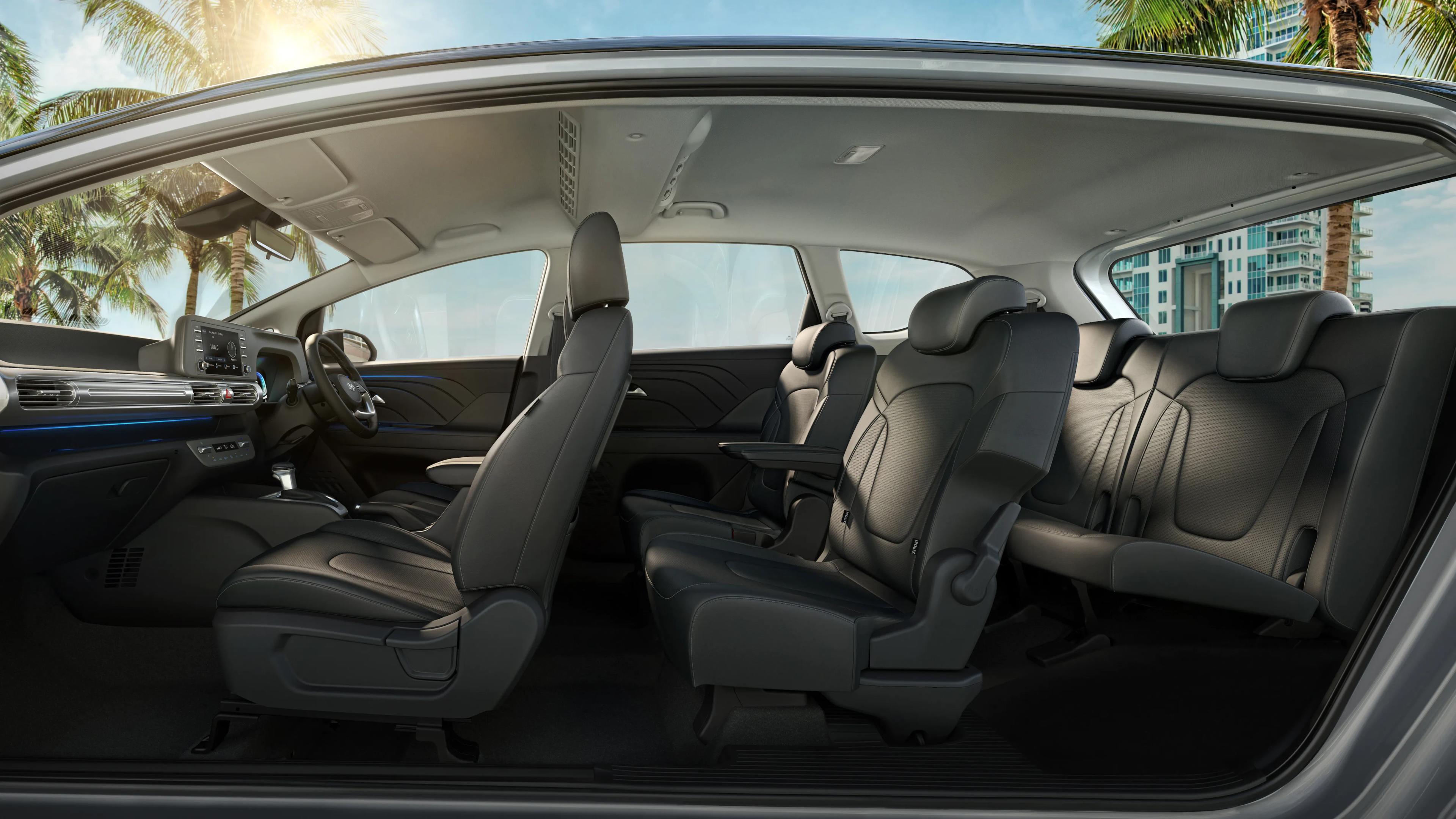 Interior & Features