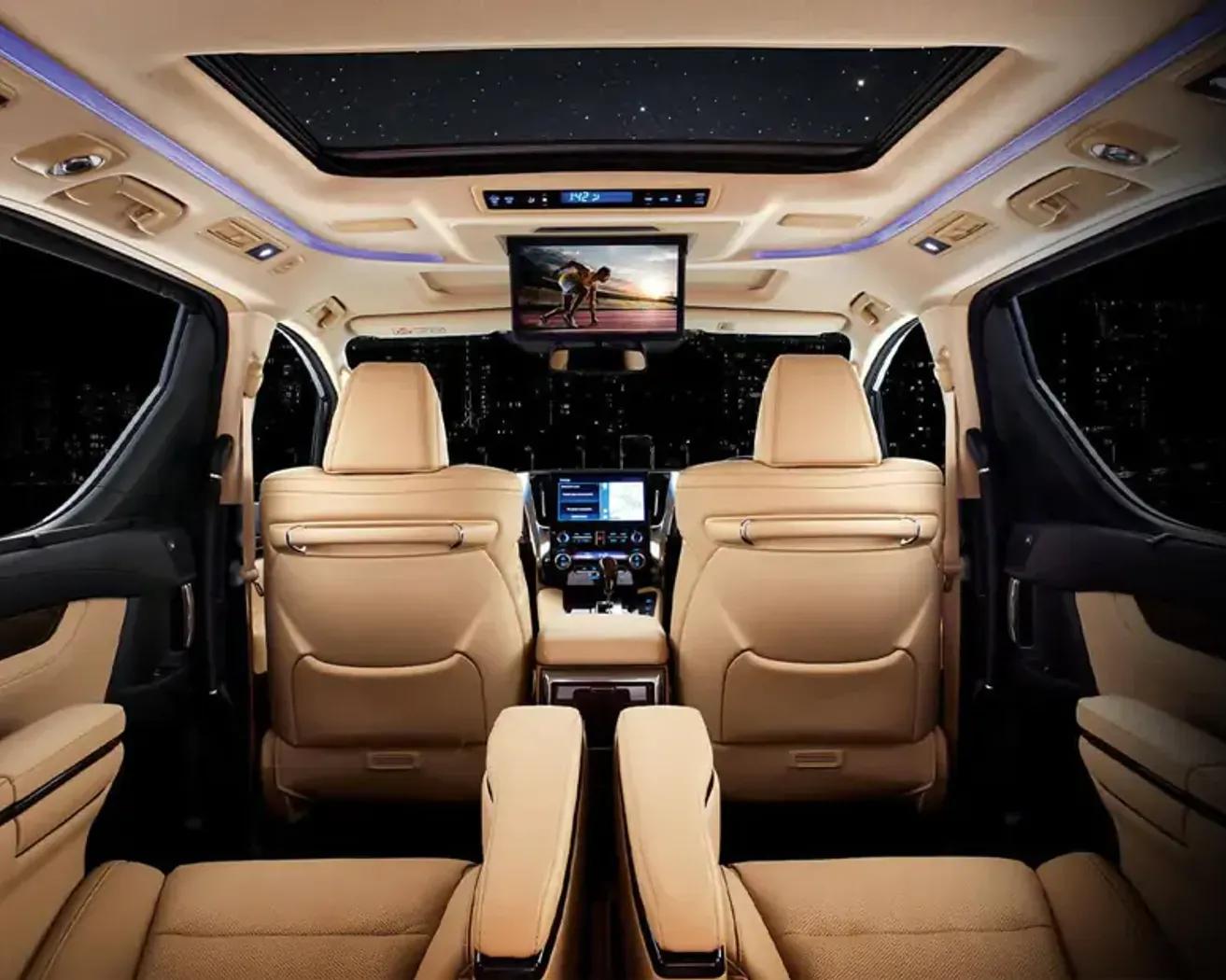 Interior & Features