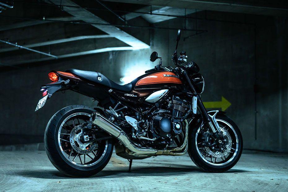 Kawasaki z900rs Rear right side view
