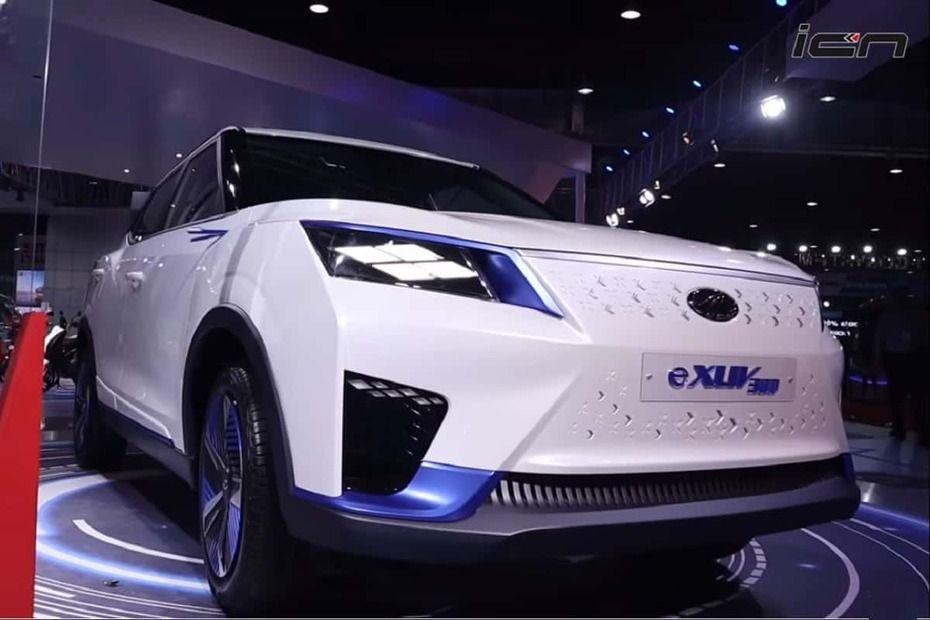 Mahindra XUV300 Electric Grille