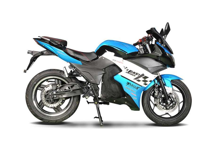 Maruthisan Racer Right side view