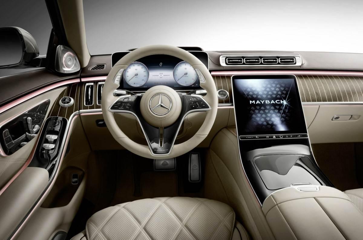 Interior & Features