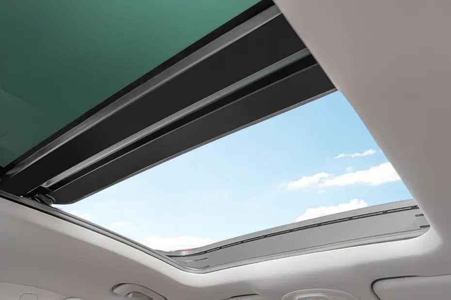 MG Hector Plus Sun Roof/Moon Roof