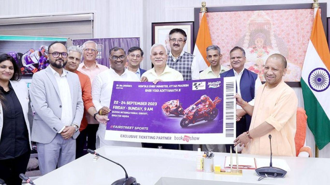 MotoGP इंडियन ग्रैंड प्रिक्स टिकट की बिक्री शुरू होने के बाद CM योगी आदित्यनाथ को पहला टिकट मिला