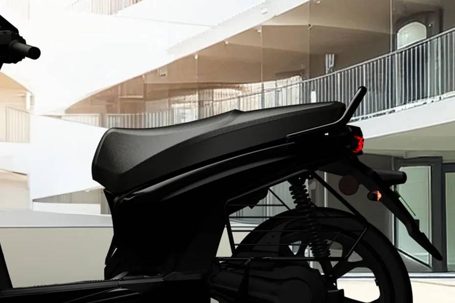 BGauss RUV350 Seat