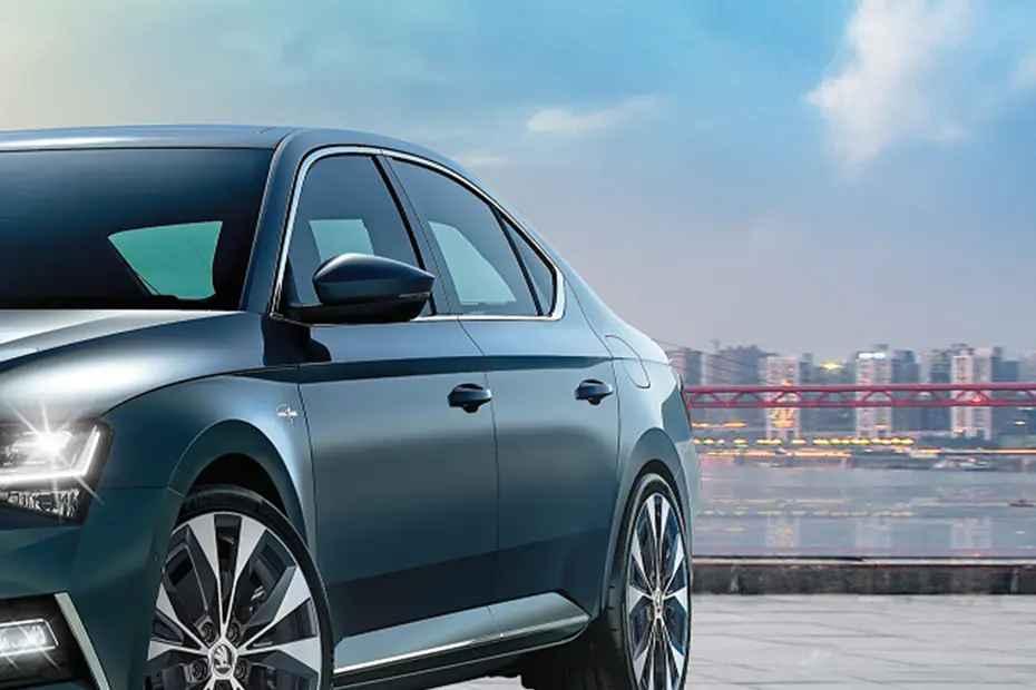 Skoda Superb Door View