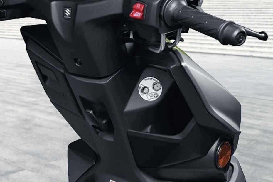 Suzuki Avenis-External Image