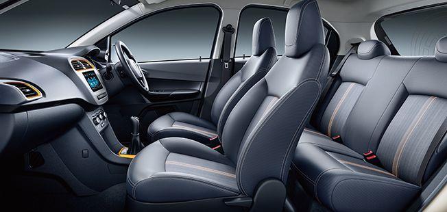 Interior & Features