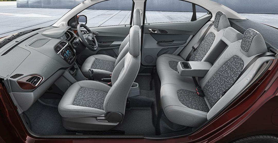 Interior & Features