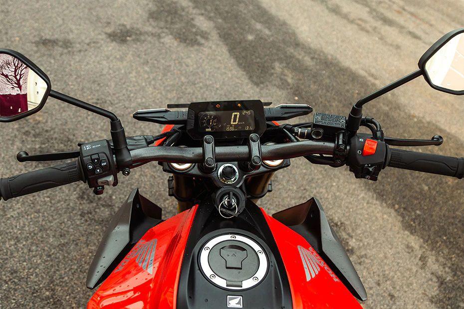 Honda cb300f console view